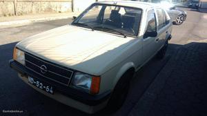 Opel Kadett 1.3CC Janeiro/83 - à venda - Ligeiros