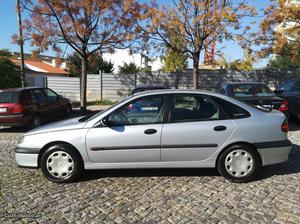 Renault Laguna RXE 16V - 1.6 Março/99 - à venda - Ligeiros