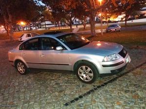 VW Passat  t d i 130 cv Janeiro/01 - à venda - Ligeiros