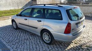 Ford Focus ghia Fevereiro/99 - à venda - Ligeiros