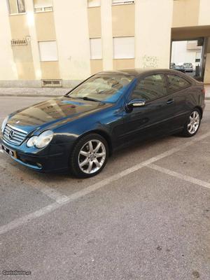 Mercedes-Benz C 220 sportcoupe Julho/02 - à venda -
