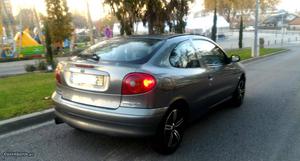 Renault Mégane Diesel 100cv Coupé Maio/99 - à venda -