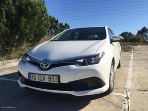 Toyota Auris Active + AC Fevereiro/16 - à venda - Ligeiros