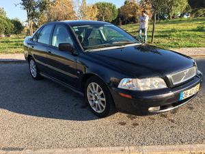 Volvo S40 crd 115cv Outubro/02 - à venda - Ligeiros