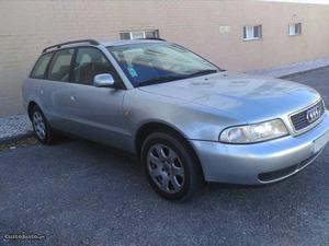 Audi A4 Avant 1.6 TROCO/JIPE Novembro/97 - à venda -