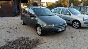 Fiat Punto v Dezembro/02 - à venda - Ligeiros