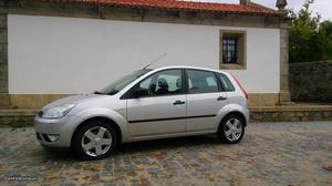 Ford Fiesta 1.2 Maio/05 - à venda - Ligeiros Passageiros,