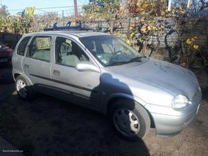 Opel Corsa 1.0 Setembro/97 - à venda - Ligeiros