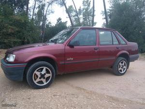 Opel Corsa 1.2 ohc Julho/92 - à venda - Ligeiros