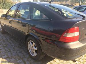 Opel Vectra v Fevereiro/97 - à venda - Ligeiros
