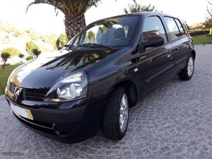 Renault Clio Como Novo a.c Maio/03 - à venda - Ligeiros