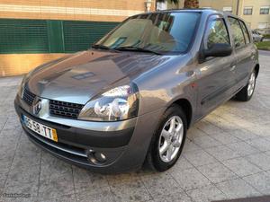 Renault Clio V 67EUR/MÊS Julho/02 - à venda -