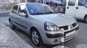 Renault Clio V Março/03 - à venda - Ligeiros