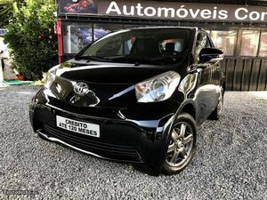 Toyota iQ 1.0 Vvt-i Dezembro/99 - à venda - Ligeiros