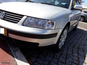 VW Passat B3 Março/00 - à venda - Ligeiros Passageiros,