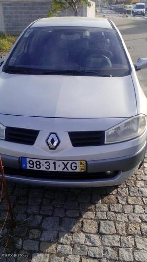 Renault Mégane 1.5 dci Abril/04 - à venda - Ligeiros