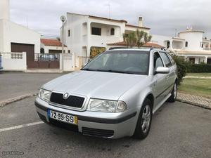 Skoda Octavia sw 1.6 elegance Ar Condicionado Dezembro/01 -