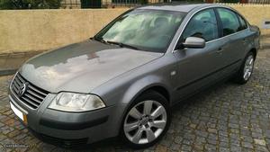 VW Passat 1.9TDI 130cv IUC 32e Maio/03 - à venda - Ligeiros