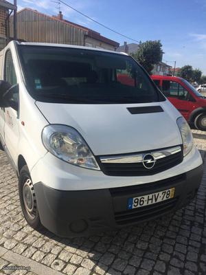 Opel Vivaro 2.0 cdti 115 cv frio Outubro/09 - à venda -