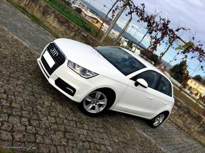 Audi A1 1.4 TDI Sportback Julho/15 - à venda - Ligeiros