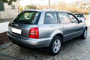 Audi A4 1.9tdi 110cv sw Agosto/99 - à venda - Ligeiros