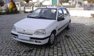 Renault Clio Direcção Assistida Outubro/98 - à venda -