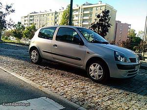 Renault Clio v Abril/04 - à venda - Ligeiros