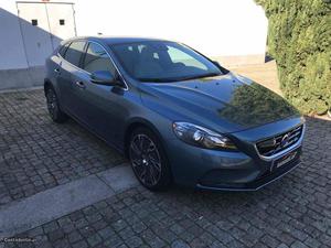 Volvo V40 d2 Junho/13 - à venda - Ligeiros Passageiros,