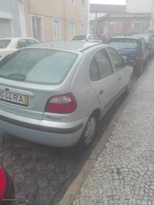 Renault Mégane 1.4 Janeiro/01 - à venda - Ligeiros