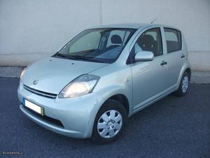 Daihatsu Sirion 1.0 A/C ipo  Maio/05 - à venda -