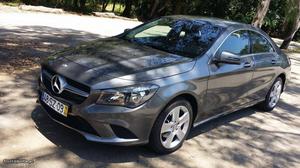 Mercedes-Benz CLA 200 CLA Automático Fevereiro/16 - à