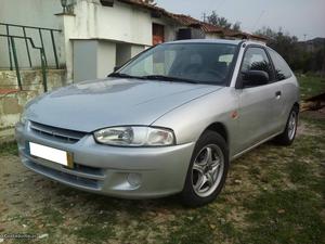 Mitsubishi Colt 1.3 Ar condicionado Dezembro/01 - à venda -