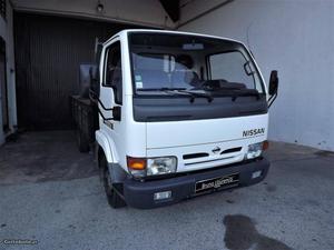 Nissan Cabstar  IVA Novembro/00 - à venda -