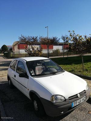 Opel Corsa 1.7diesel motor isuzu económico Abril/97 - à