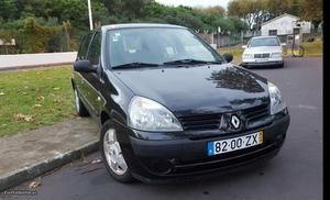 Renault Clio 1.2 de mil kms Maio/05 - à venda -