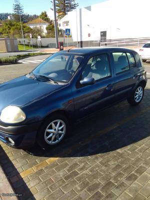 Renault Clio 1.2 rxe Fevereiro/01 - à venda - Ligeiros