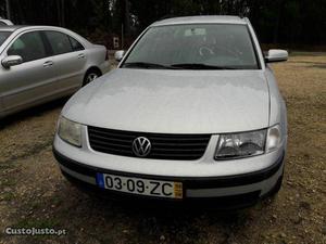 VW Passat Variant 1.9 TDi Agosto/99 - à venda - Ligeiros