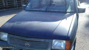 Opel Corsa Muito prático Agosto/89 - à venda - Ligeiros