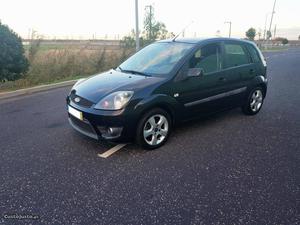 Ford Fiesta 1.25 Titanium Fevereiro/07 - à venda - Ligeiros