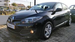 Renault Mégane 1.5 DCi Confort Dezembro/14 - à venda -