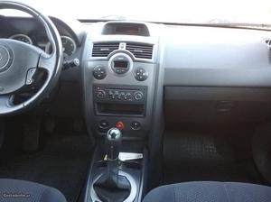 Renault Mégane DCI Outubro/04 - à venda - Ligeiros