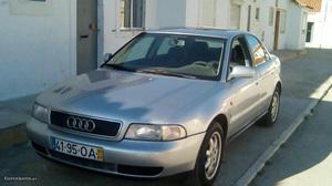 Audi A4 audi A4 1.9 tdi 90 cv Julho/95 - à venda - Ligeiros