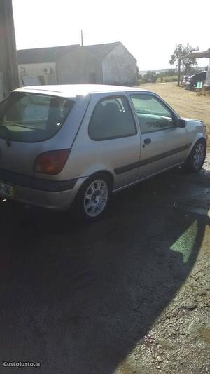 Ford Fiesta 1.8 di tddi 75Cv Outubro/00 - à venda -