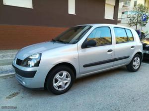 Renault Clio ar/cond km Março/03 - à venda -