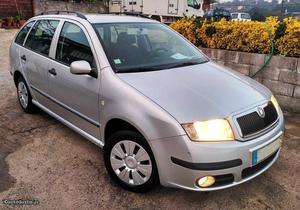 Skoda Fabia 1.2 sw 73/ Mês Abril/05 - à venda - Ligeiros