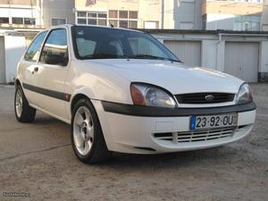 Ford Fiesta 1.8 d van Janeiro/00 - à venda - Ligeiros