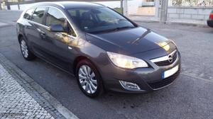 Opel Astra ST 1.7CDTi COSMO Dezembro/10 - à venda -