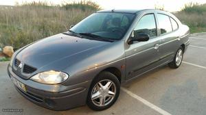 Renault Mégane 1.4i 16v rt. Junho/99 - à venda - Ligeiros