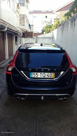 Volvo V60 R-design Julho/12 - à venda - Ligeiros