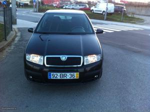 Skoda Fabia 1.2 motor corrente Março/06 - à venda -